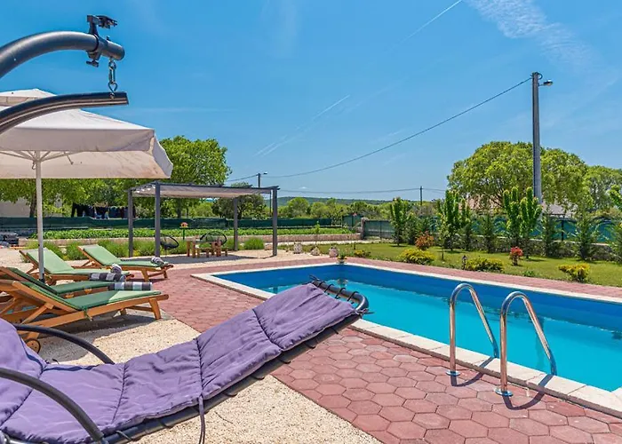 וילה Barbara Pakovo Selo